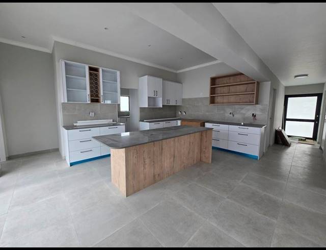 3 BEDROOM HOUSE FOR SALE IN SHELLEY POINT